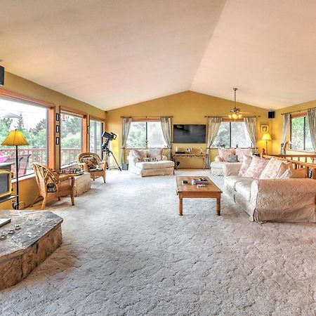 Spacious Kelseyville Home With Large Lakefront Deck! Екстер'єр фото