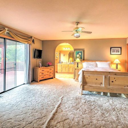 Spacious Kelseyville Home With Large Lakefront Deck! Екстер'єр фото