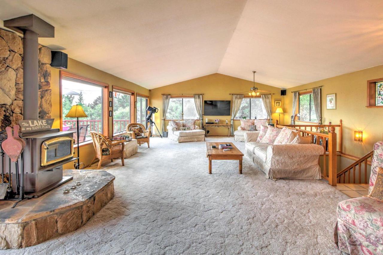 Spacious Kelseyville Home With Large Lakefront Deck! Екстер'єр фото