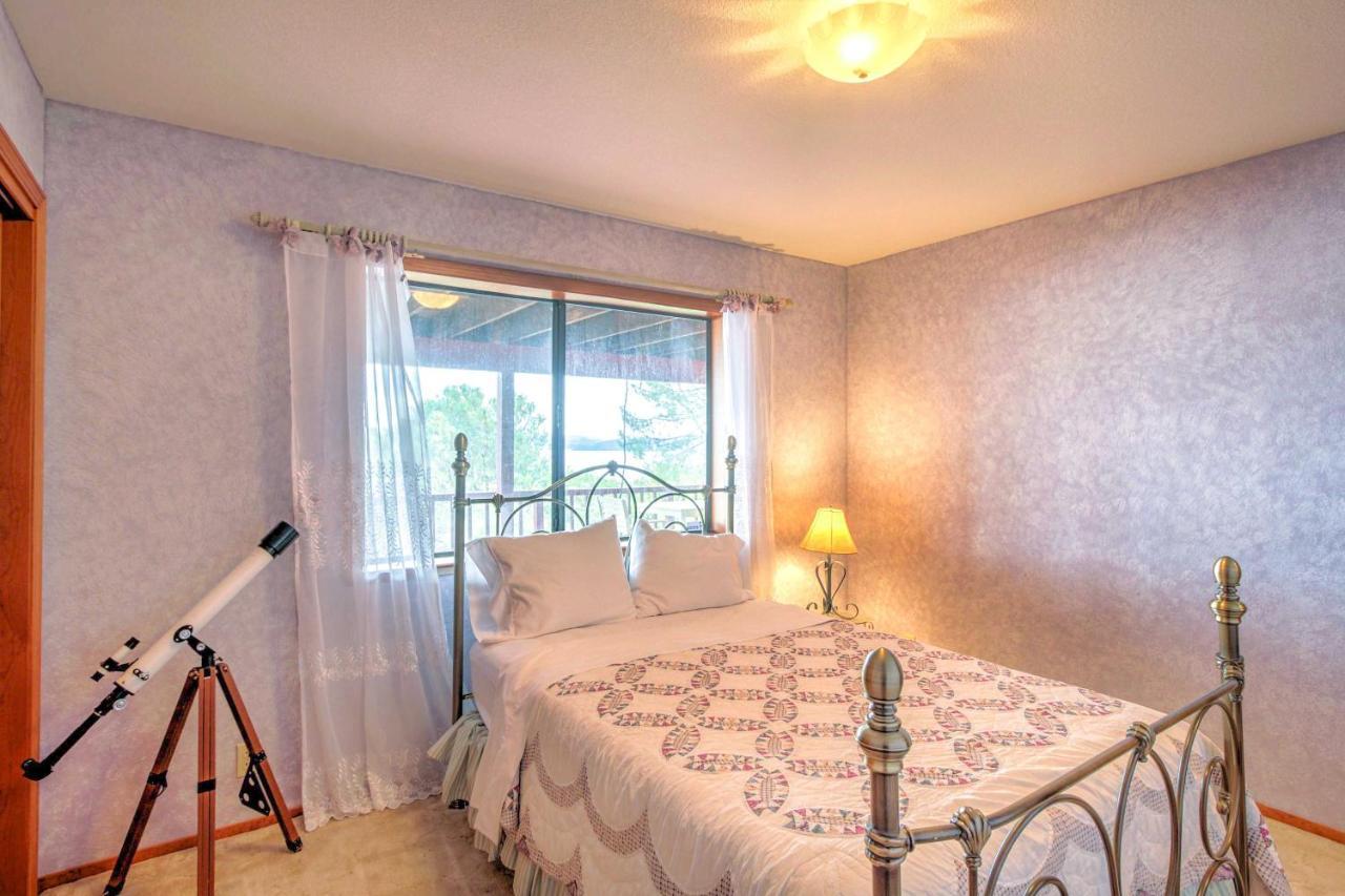 Spacious Kelseyville Home With Large Lakefront Deck! Екстер'єр фото