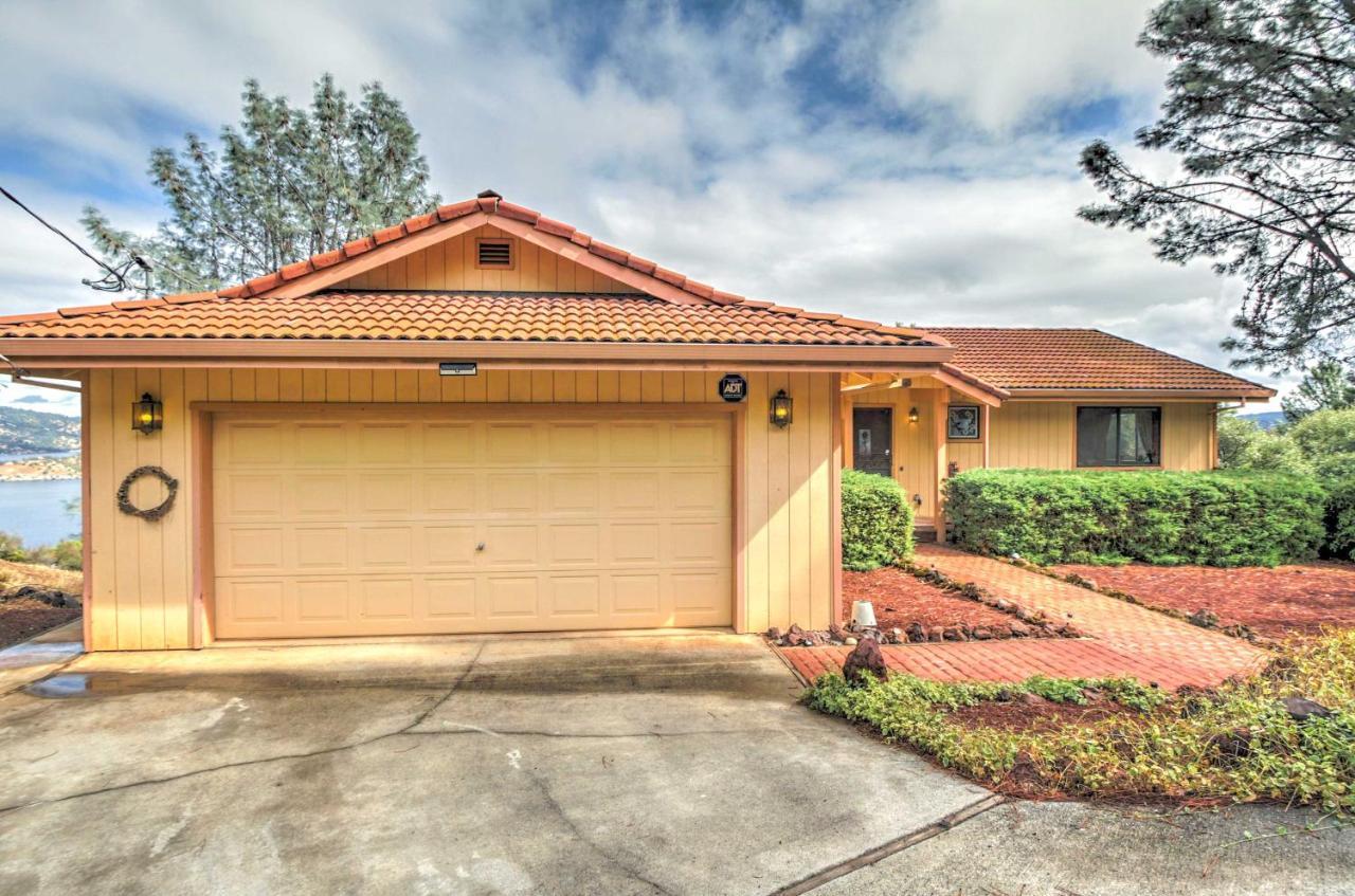 Spacious Kelseyville Home With Large Lakefront Deck! Екстер'єр фото