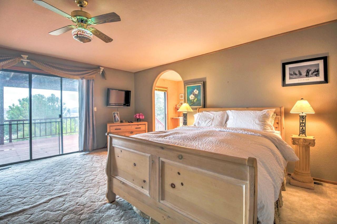 Spacious Kelseyville Home With Large Lakefront Deck! Екстер'єр фото