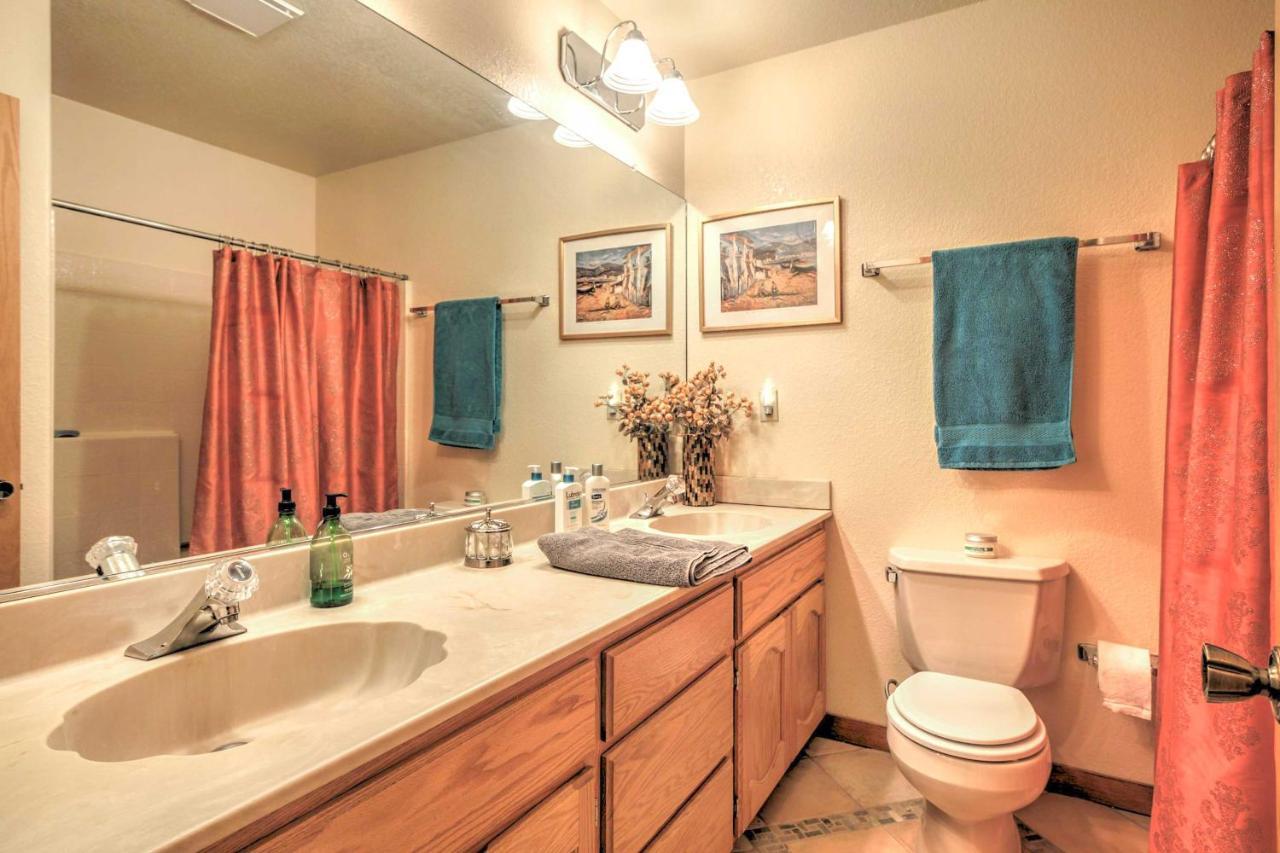 Spacious Kelseyville Home With Large Lakefront Deck! Екстер'єр фото