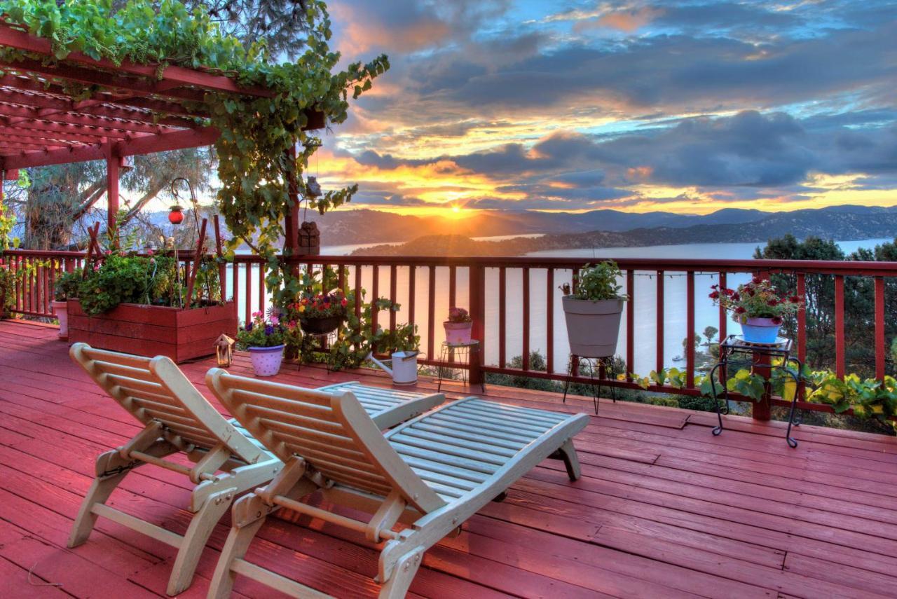 Spacious Kelseyville Home With Large Lakefront Deck! Екстер'єр фото